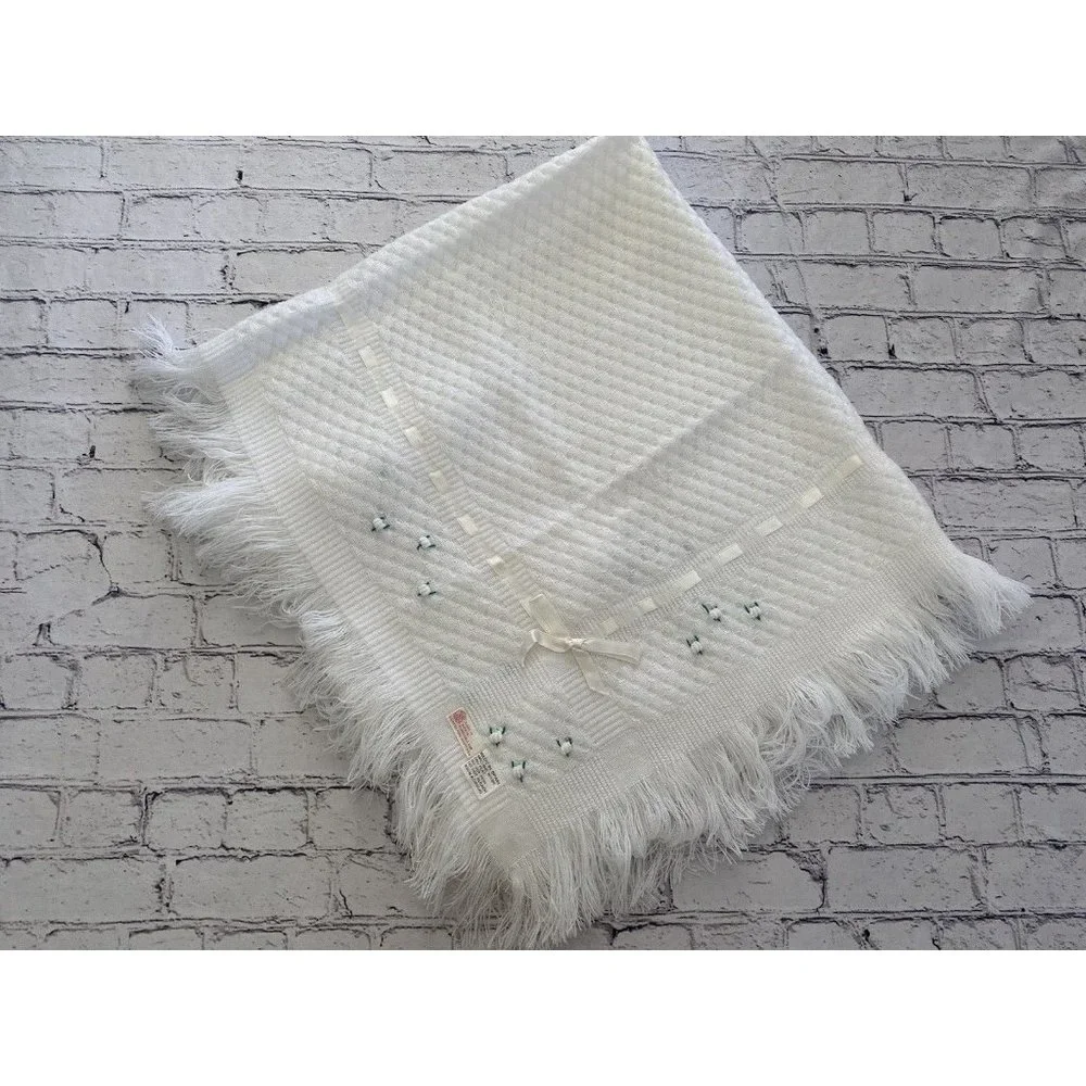 Vintage Carson Pirie Scott White Embroidered Baby Blanket 38‎ x 42 Spain Acrylic